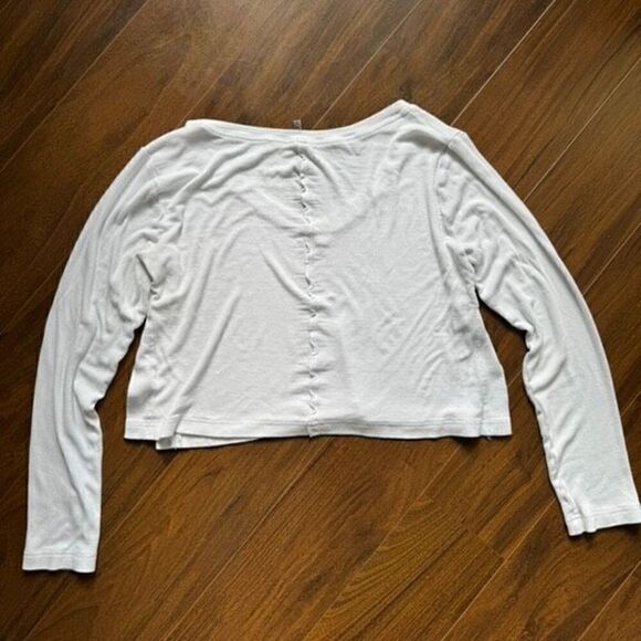 Vimmia M long sleeve crop v neck top - Picture 5 of 5